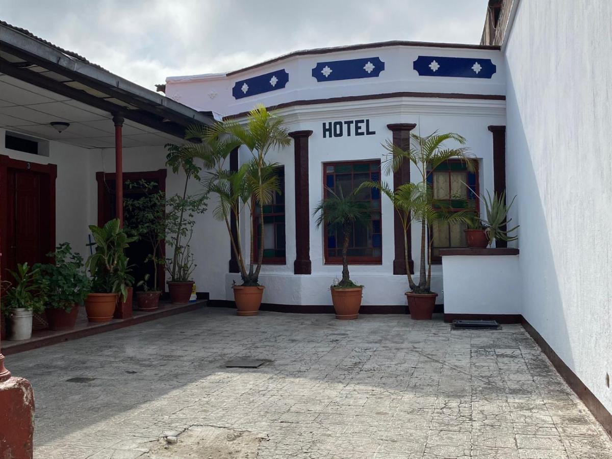 Hotel Malybu グアテマラシティ エクステリア 写真